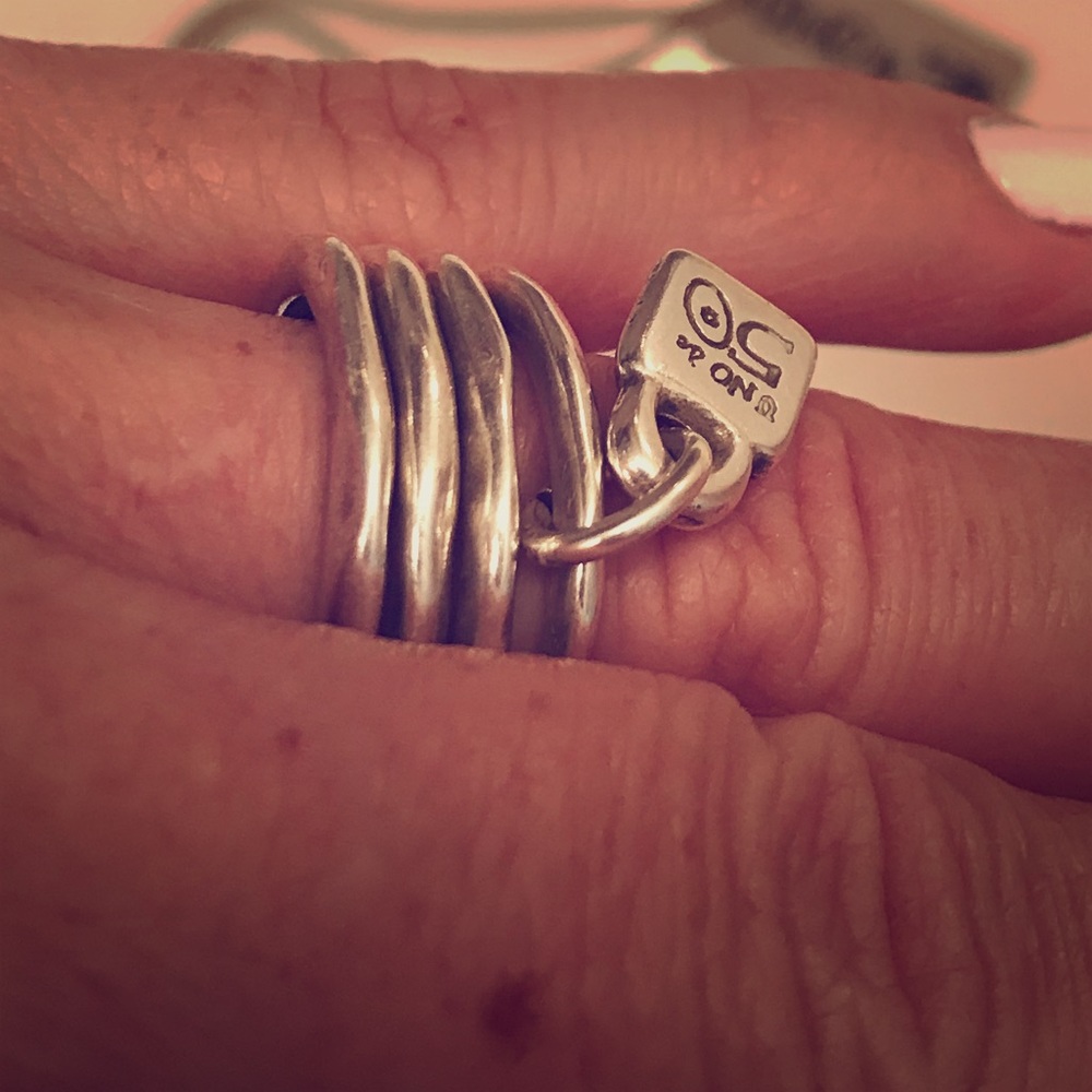 Uno de 50 stack rings